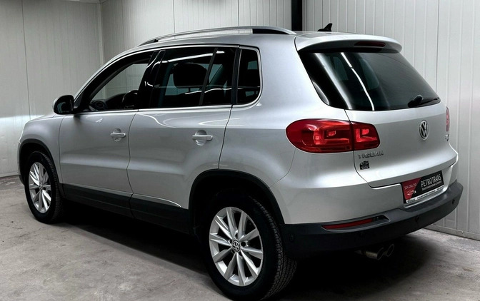 Volkswagen Tiguan cena 49900 przebieg: 209000, rok produkcji 2012 z Żmigród małe 562